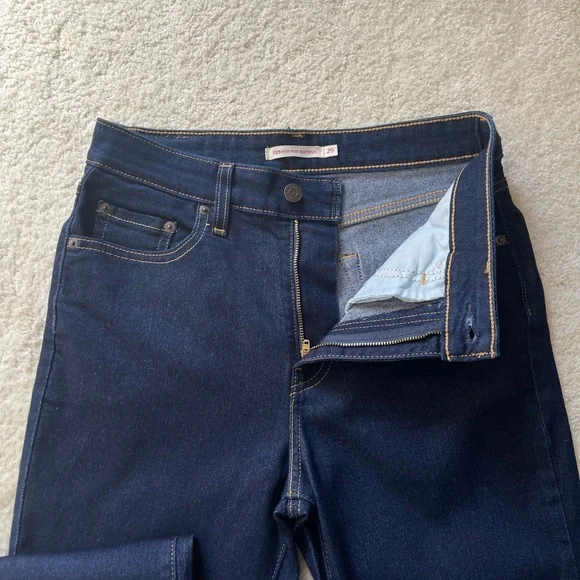 NWOT Levi’s 725 High Rise Bootcut Women’s Jeans Size 29/28 - Picture 4 of 13